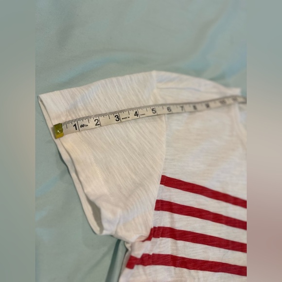 Levi’s Women’s Sz: L lightweight White Tee with Red Stripes. Flat Front Pocket. - Picture 5 of 7